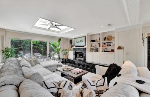 Golfview House | The Royale Garden villa spa yoga room