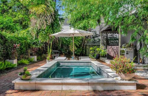 Golfview House | The Royale Garden villa spa yoga room