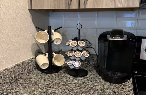 Northside Apartment | The Runway Retreat - 7 Min From Jax Airport & River City