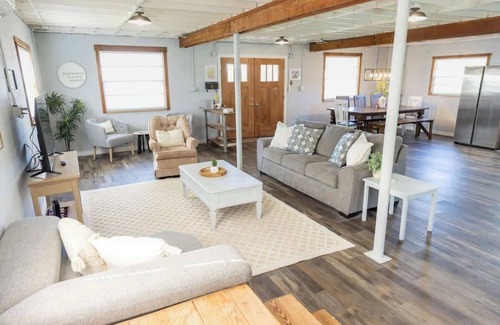 Plant City Apartment | The Rustic Reed Barn