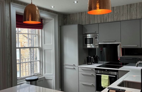 West End Hotel | The Rutland Hotel & Apartments