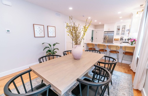 Prospect Hill House | The Ryan House: Large, Newly Renovated! Close to Yale & Downtown!