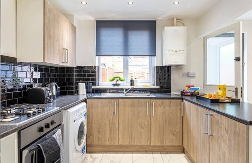 Wolverhampton House | The Safe Haven, The Perfect Home Away from Home Experience
