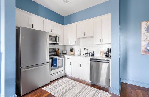 Cannonborough Elliotborough Apartment | The Saloon on King Street