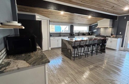 Conway House | The Salty Dog