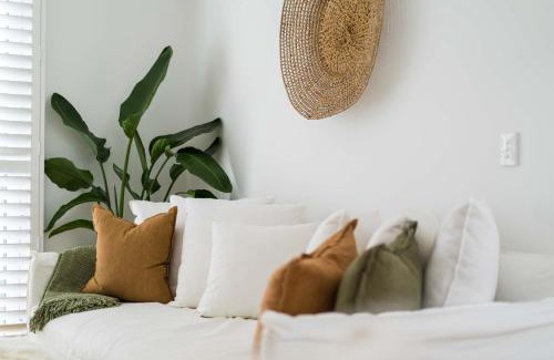 Kiama Apartment | The "SALTY PALM'S" By the Sea 3 BEDROOM HOME - Sleeps up to 8
