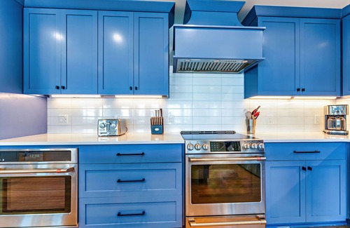 East End House | The Salty Pickle - Beach front access, Pickleball Court, Pool, Hot Tub!