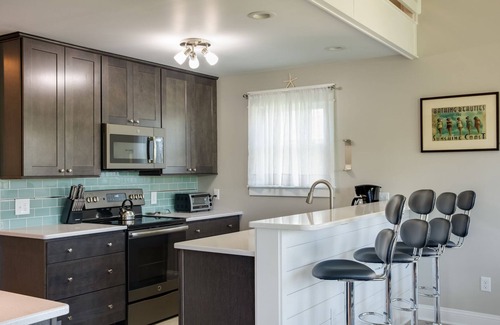 Ocean Sands House | The Salty Unicorn: Comfy, Oceanside 3-bedroom home, only 500 feet from the beach