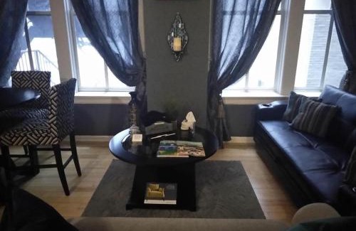 Fairlie-Poplar Historic District Apartment | The Samone's