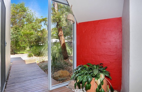 Hawks Nest House | The Sanctuary - a tranquil hidden oasis