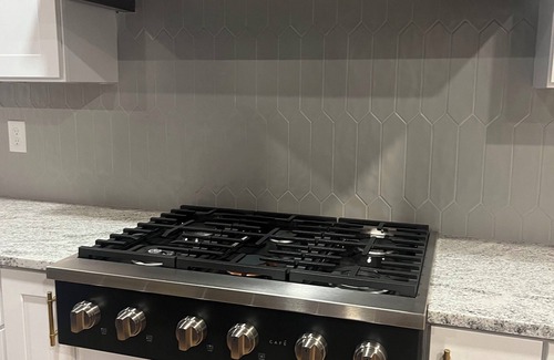 Andersonville House | The Sapphire House- Brand new wide open floor plan! 5BR sleeps 20, w/boat slip