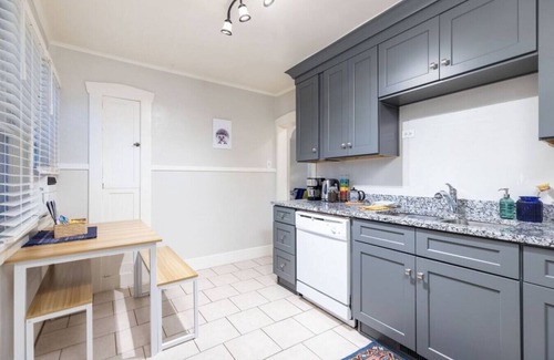 Lower Avenues Apartment | The Sapphire Suite - Downtown Historic Aves Apt