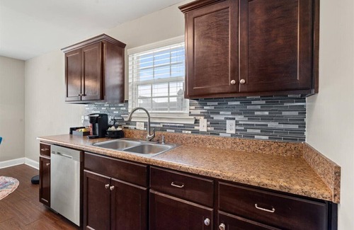 Savannah House | The Savannah Retreat-4BR/2.5 BA Home In Charming Savannah