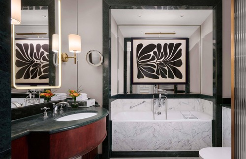 London City Centre Hotel | The Savoy