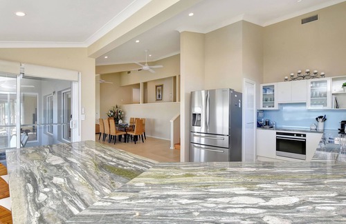 Swansea Heads House | The Sea Serenade - Minutes drive to Caves Beach