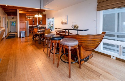 Cayucos House | The Seal House: Oceanfront Bliss with Private Beach Access, Dog Friendly!