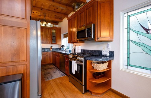 Cayucos House | The Seal House: Oceanfront Bliss with Private Beach Access, Dog Friendly!