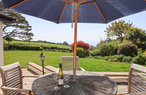 Beer Cottage | THE SEASIDE INN, pet friendly, character holiday cottage in Beer