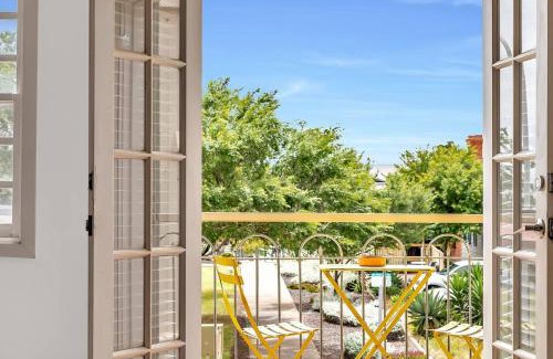 Semaphore Apartment | The Seaside Loft - A Breezy Beachside Lifestyle