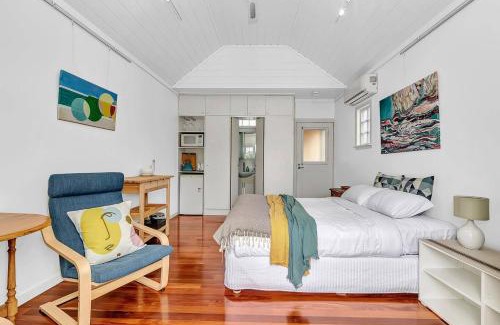 Semaphore Apartment | The Seaside Loft - A Breezy Beachside Lifestyle