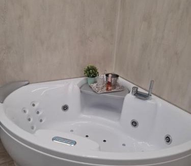 Historical Downtown Salerno Apartment | The Secret Garden