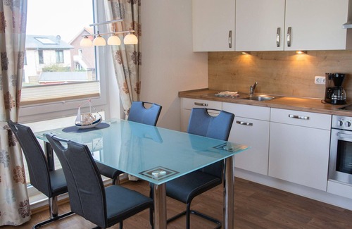 Dahme Apartment | The "Seemuschel" in Haus Meeresglück, close to the beach and central!