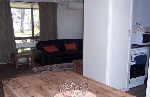 Wangi Wangi House | The Sergeants Quarters - 4 Bedrooms , Opposite lake , Walk to all amenities