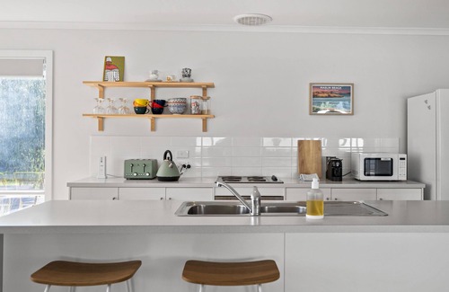 Maslin Beach House | The Shack @ Maslin Beach - The Perfect Blend Of Modern Comfort & Coastal Charm