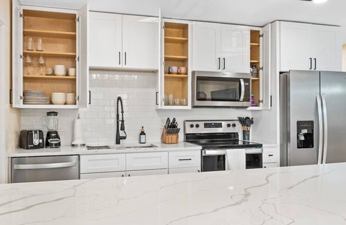 Cocoa Beach Apartment | The Shark Tank: TownCenter, Walk to Beach, Bars, Shops & Downtown Cocoa Beach