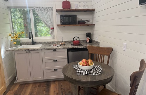 Newberg Cottage | The Shed@LivelyFarmnnA tiny house on the edge of everything in Newberg. nn