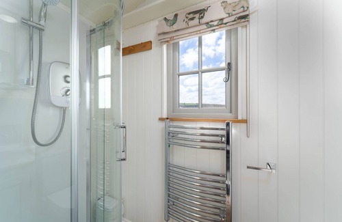 Chysauster Apartment | The Shepherd's Hut - On-Site Parking - Outside Area