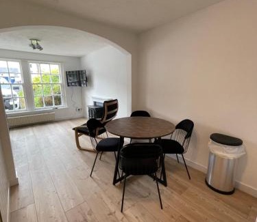 Gatehouse-of-Fleet Apartment | The Ship Inn's Cabin