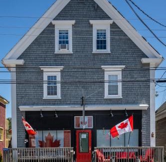 Mahone Bay Hotel | The Ships Inn