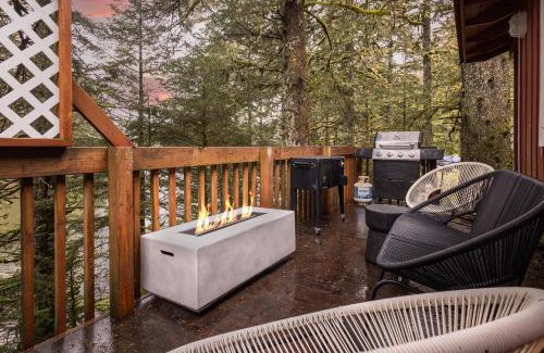 Kodiak Ski Chalet | THE SHORELINE CABIN