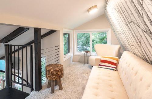 Kodiak Ski Chalet | THE SHORELINE CABIN