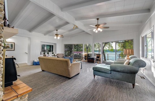 Granite Shoals House | The Shorewood Lakeside Oasis, Pet-Friendly Getaway