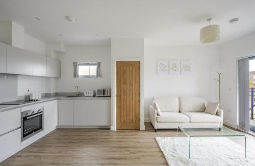 Chelmsford House | The Signal Yard by Stays Accommodation - Long Stays Welcome