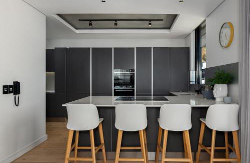 Cape Town City Centre Apartment | The Signature 603