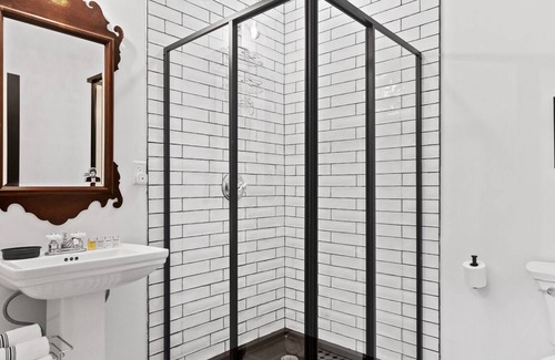 Dunlap Apartment | The Silver Eagle - The Conway