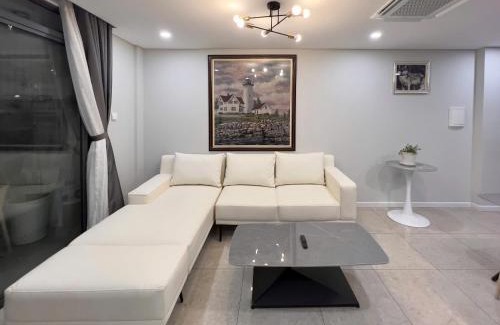 District 4 Apartment | The Silver Vinh Hoi Apartment