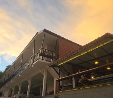 Nong Thale Hotel | The Simple Place - King and Twin