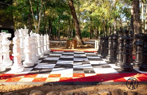 Austin Villa | The Skittles Unit near COTA: Hot Tub, BBQ & Events!