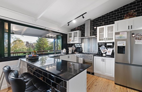 Katoomba House | THE SMART RETREAT-Voice control smart housenThe Smartest House OnTheBlueMountain