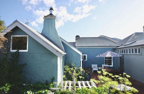 Waterhouse House | The Snug