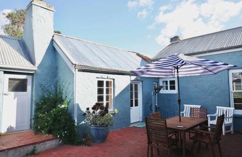 Waterhouse House | The Snug