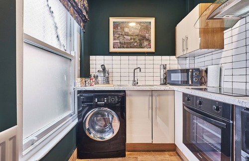 Londonderry Apartment | The Snug @ Clarence perfect hideaway in the walled city.