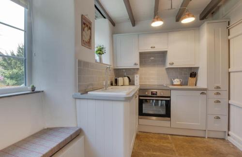 Hawes House | The Snug