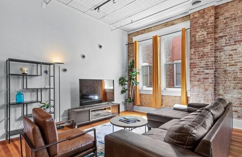 Siloam Springs Apartment | The So Chill Suite is perfect for that weekend getaway or an extended stay!