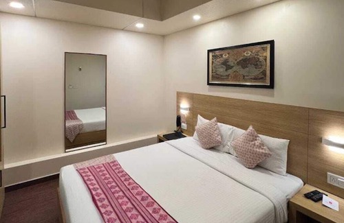 Bullawala Hotel | The Solitaire Express