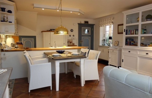 Midlum Apartment | The Sonnenblume - wonderfully cozy, furnished in Frisian style, in "Frie